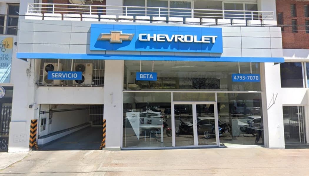 Fachada de la sucursal Acassuso de Beta Automotores